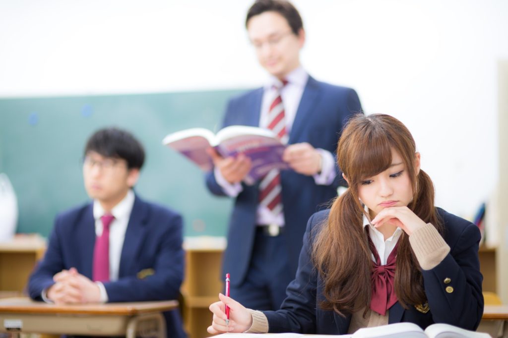 YUKA_eigokyoushi15215934_TP_V